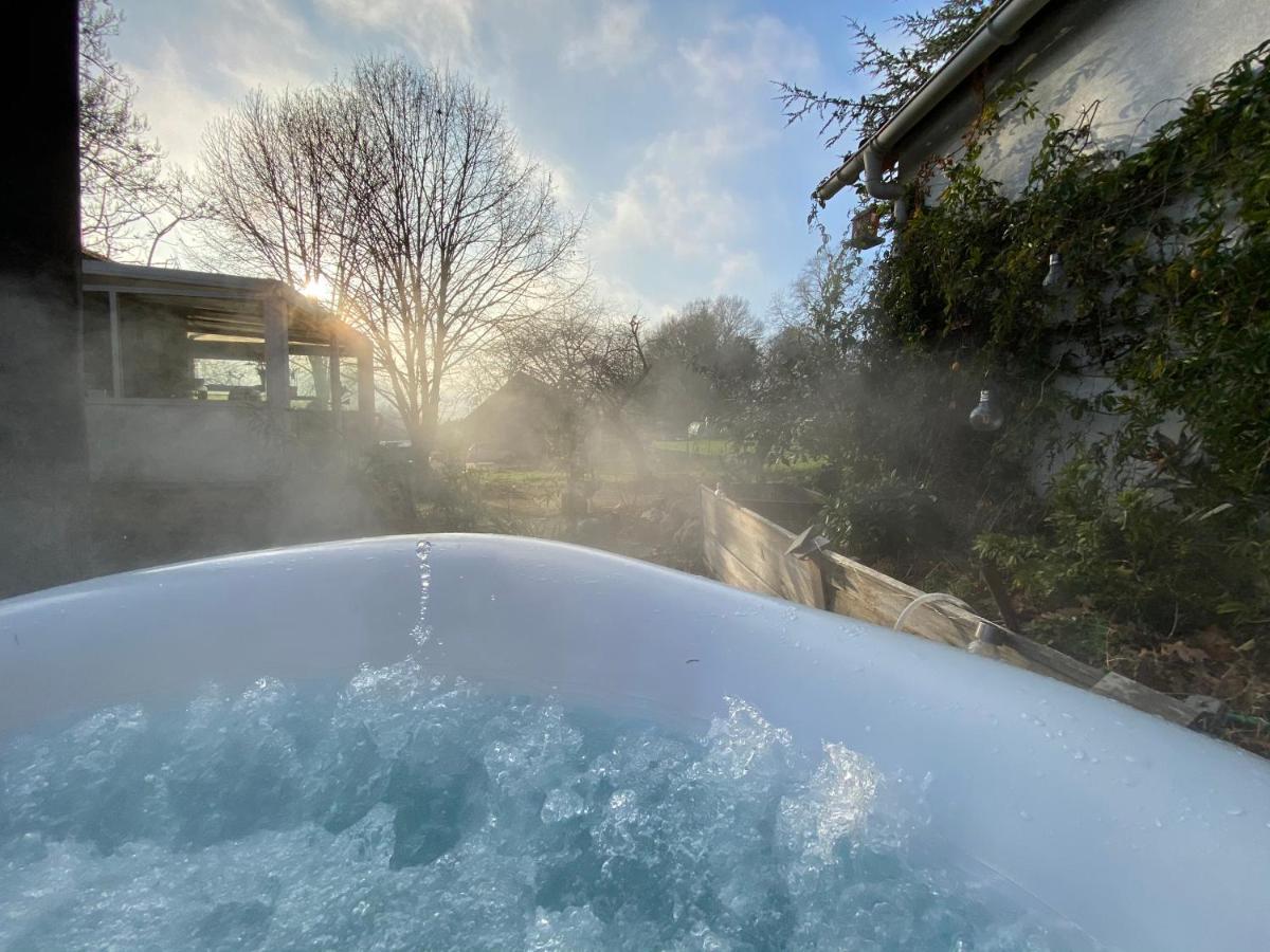 Cottage-Gite & Jacuzzi - Chez Flo & Marc 츄지수르세스 외부 사진