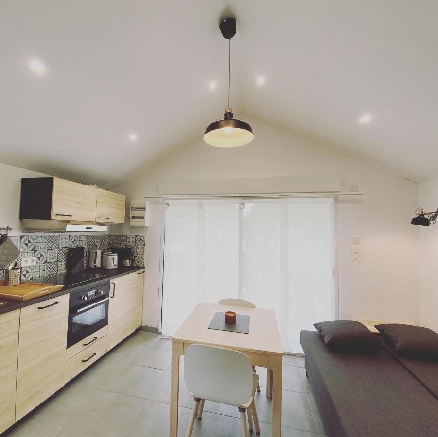 Cottage-Gite & Jacuzzi - Chez Flo & Marc 츄지수르세스 외부 사진
