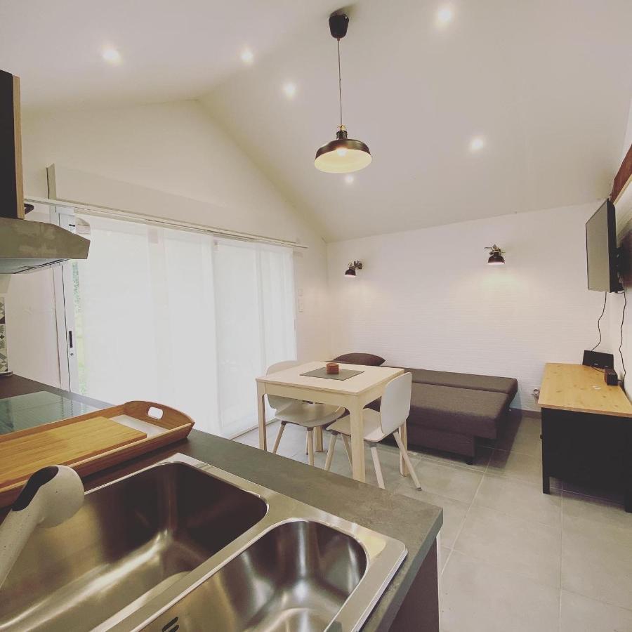 Cottage-Gite & Jacuzzi - Chez Flo & Marc 츄지수르세스 외부 사진